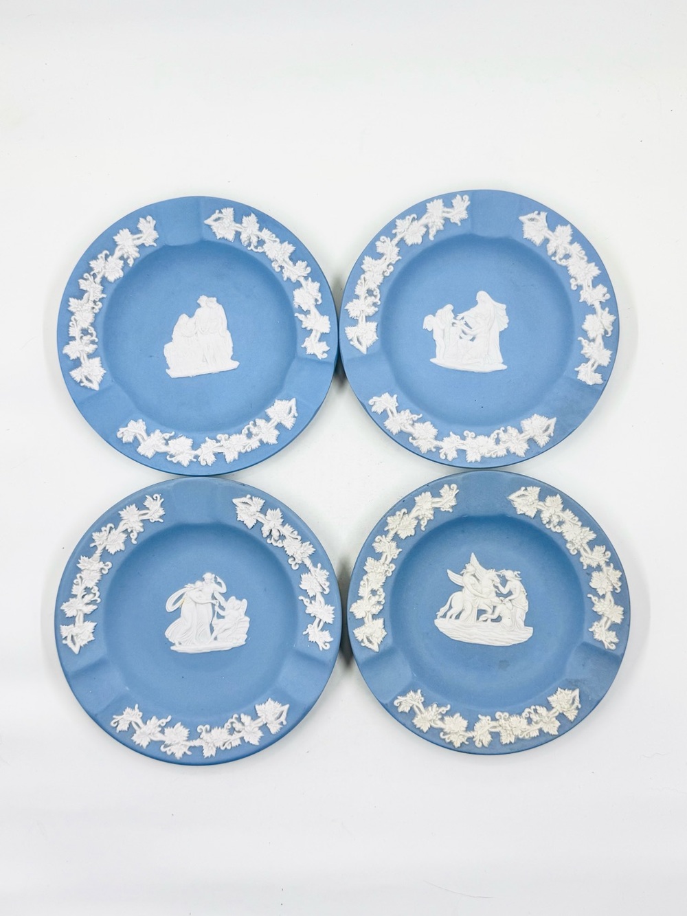 Vintage Wedgwood Jasperware Set of 4 Trinket Dishes/Ash Trays with White Relief